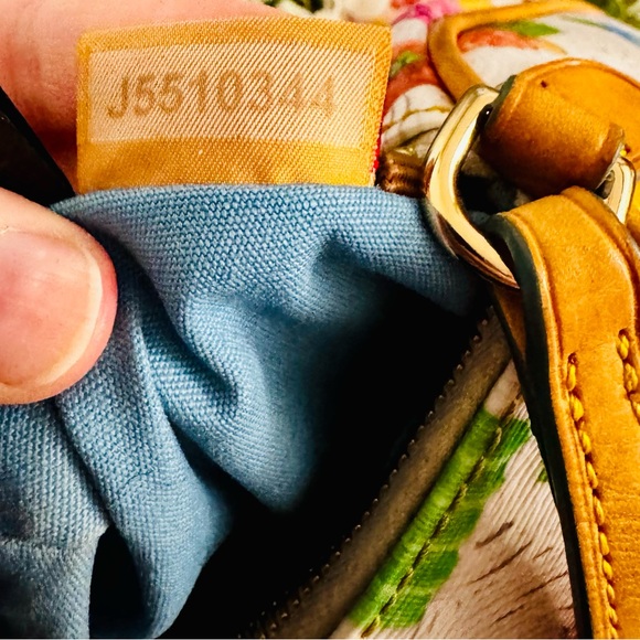 Dooney & Bourke Colorful Cupcake Barrel Bag white & tan leather silver EUC - Picture 11 of 16